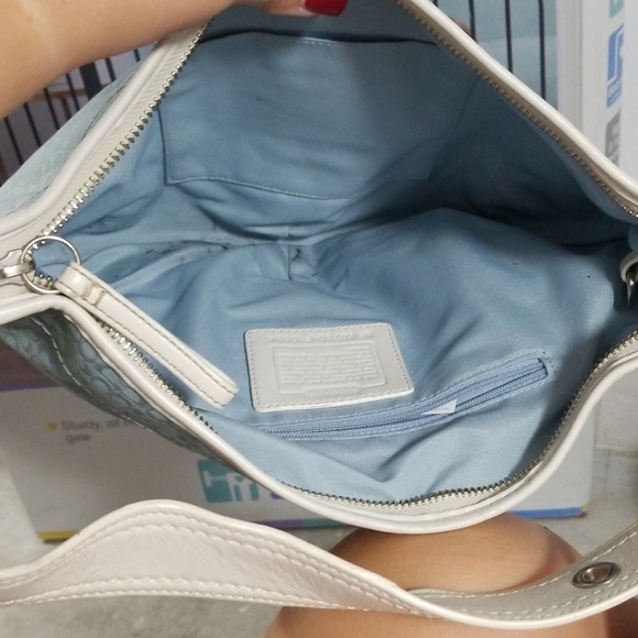 Coach - Picture 5 of 6